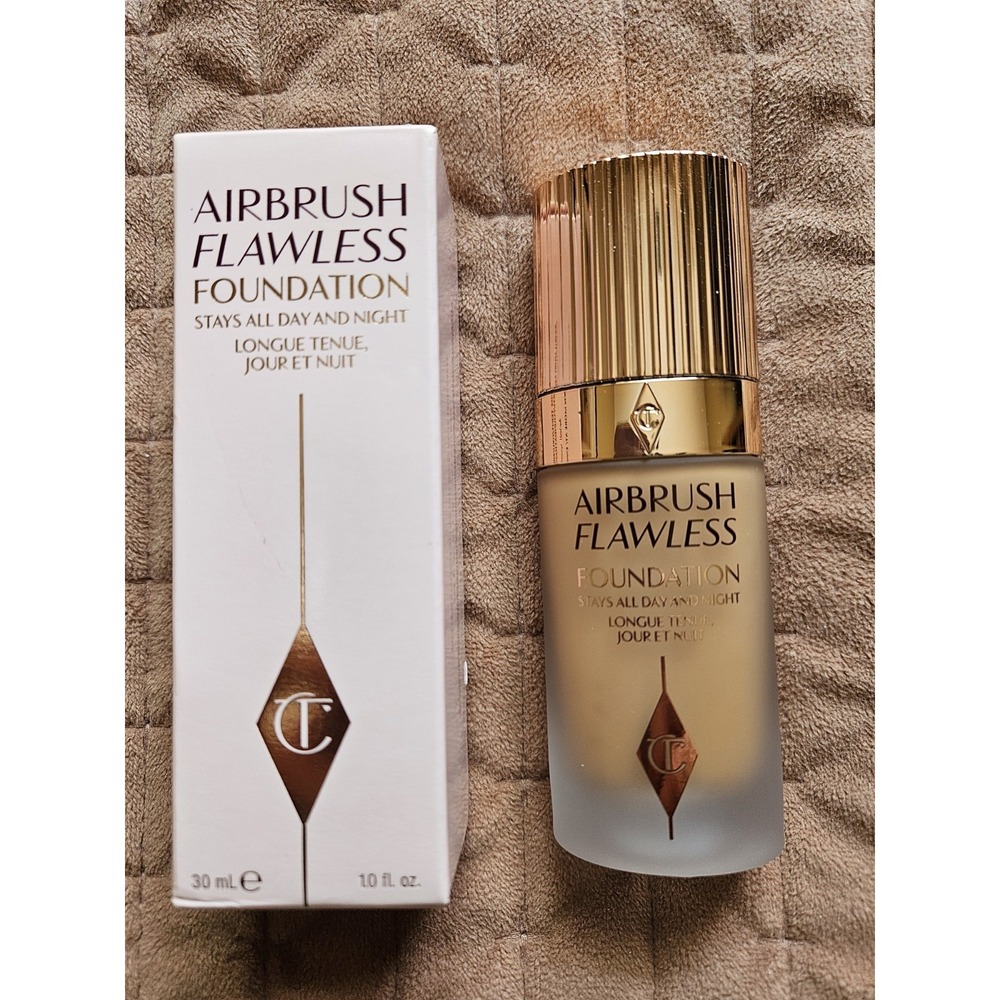 NIB Charlotte Tilbury Airbrush Flawless Foundation 11 Warm/Chaud 30 ml/1 fl oz